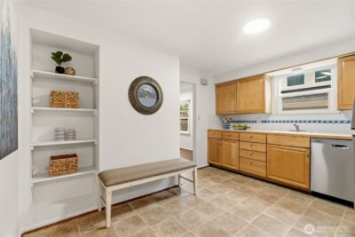 921 N 50th Street , Seattle, WA 98103 - Photo 16