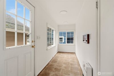 921 N 50th Street , Seattle, WA 98103 - Photo 17