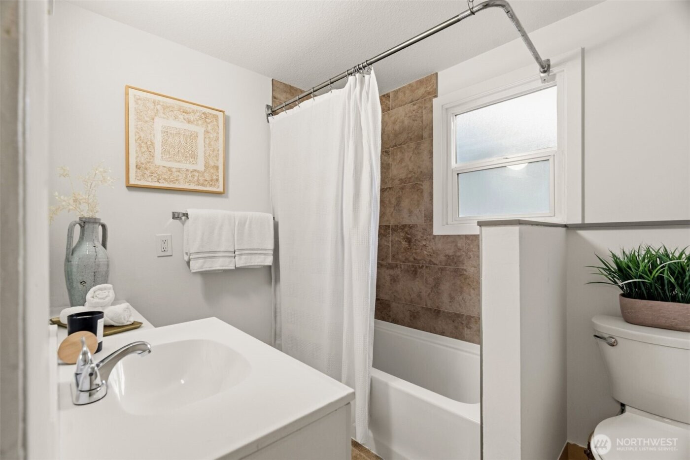 921 N 50th Street , Seattle, WA 98103