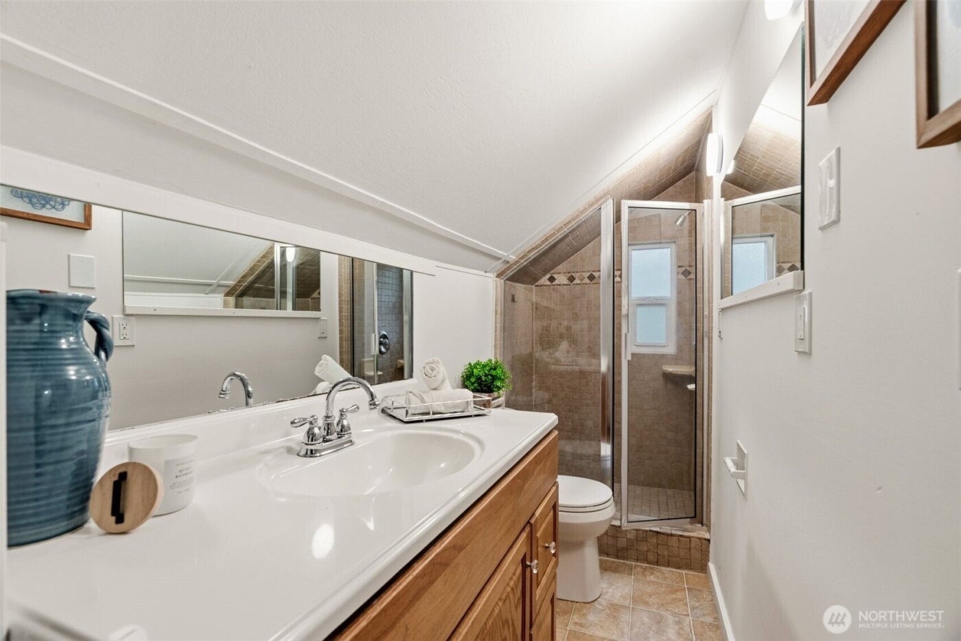 921 N 50th Street , Seattle, WA 98103