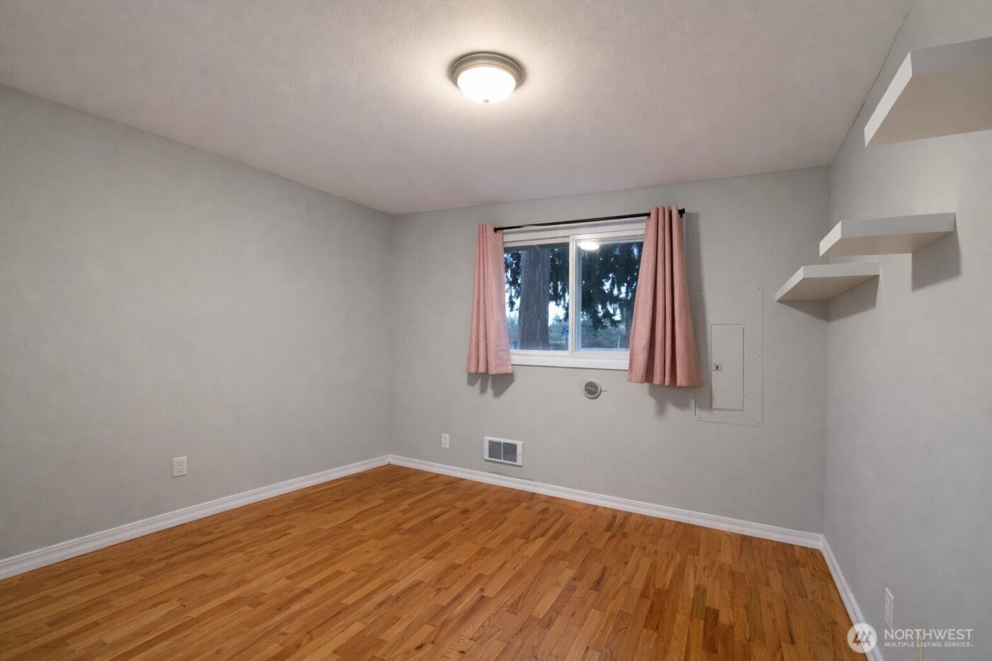 20103 8th Avenue S, Des Moines, WA 98198