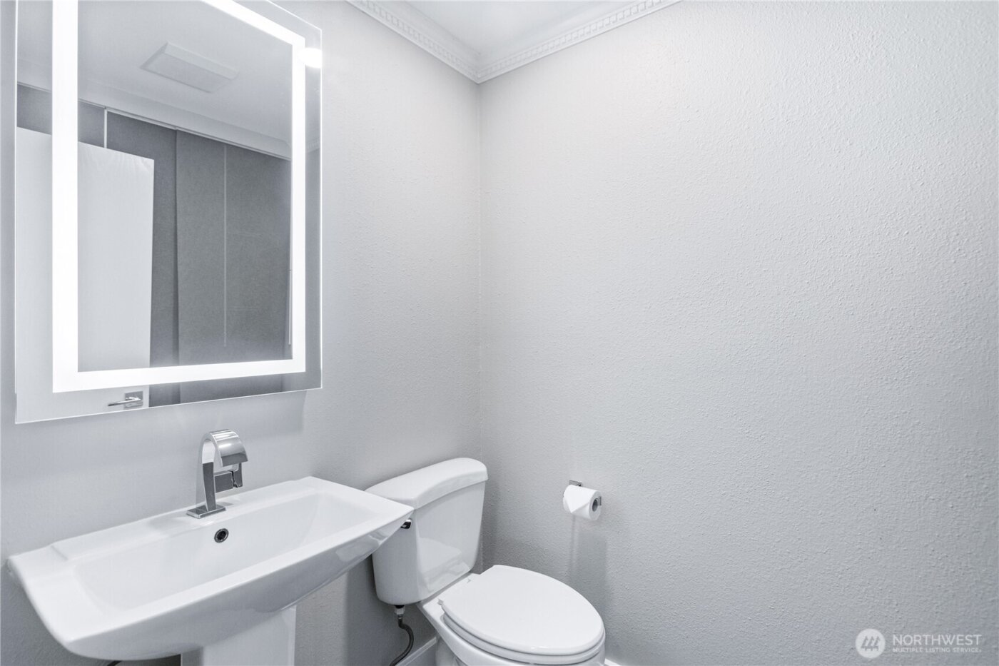 2409 S 222nd Street #B16, Des Moines, WA 98198