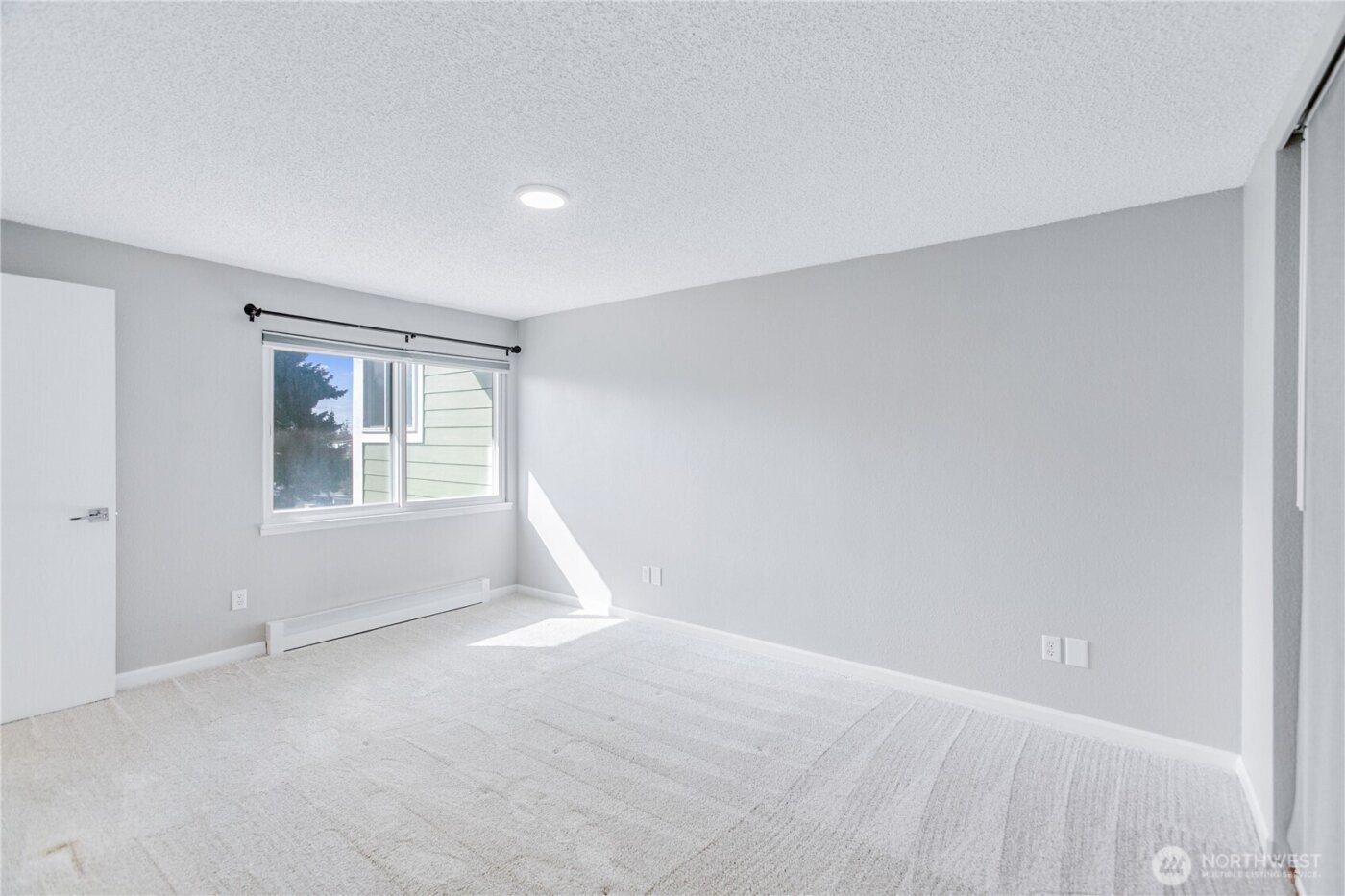 2409 S 222nd Street #B16, Des Moines, WA 98198