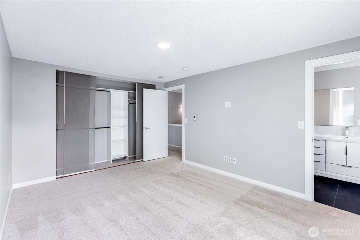 2409 S 222nd Street #B16, Des Moines, WA 98198