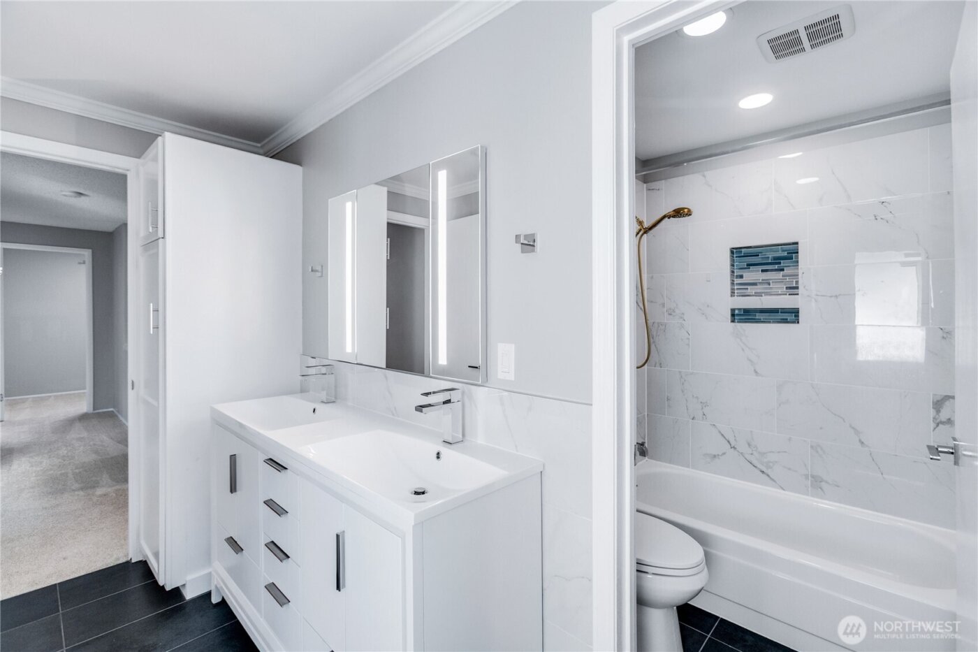 2409 S 222nd Street #B16, Des Moines, WA 98198