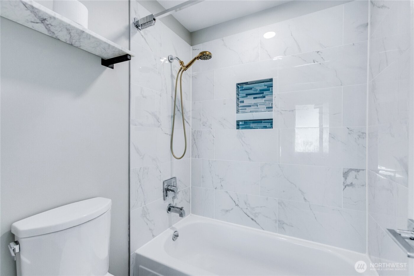 2409 S 222nd Street #B16, Des Moines, WA 98198