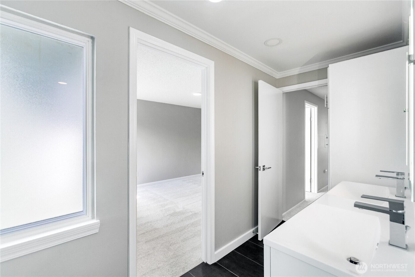 2409 S 222nd Street #B16, Des Moines, WA 98198