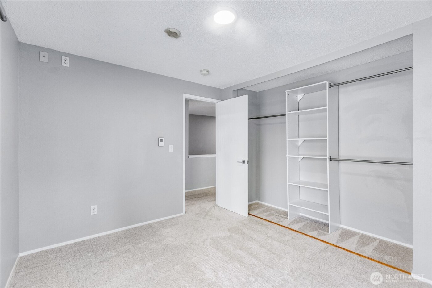 2409 S 222nd Street #B16, Des Moines, WA 98198