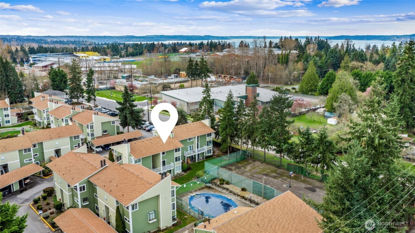 2409 S 222nd Street #B16, Des Moines, WA 98198