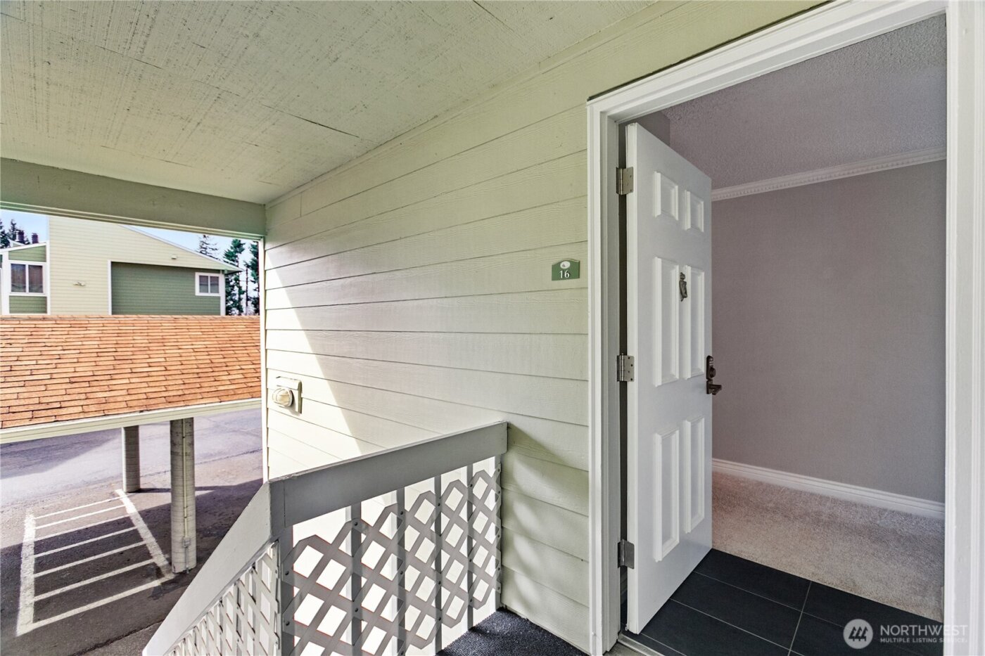 2409 S 222nd Street #B16, Des Moines, WA 98198