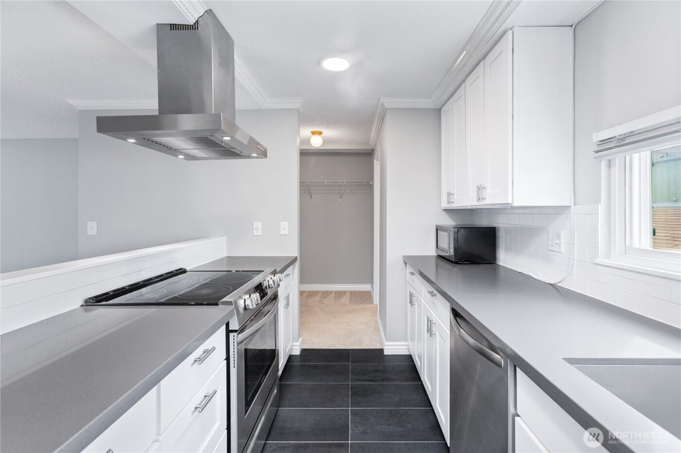 2409 S 222nd Street #B16, Des Moines, WA 98198