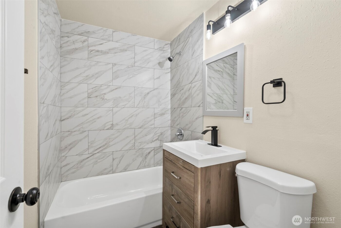 3012 SW 102nd Street , Seattle, WA 98146