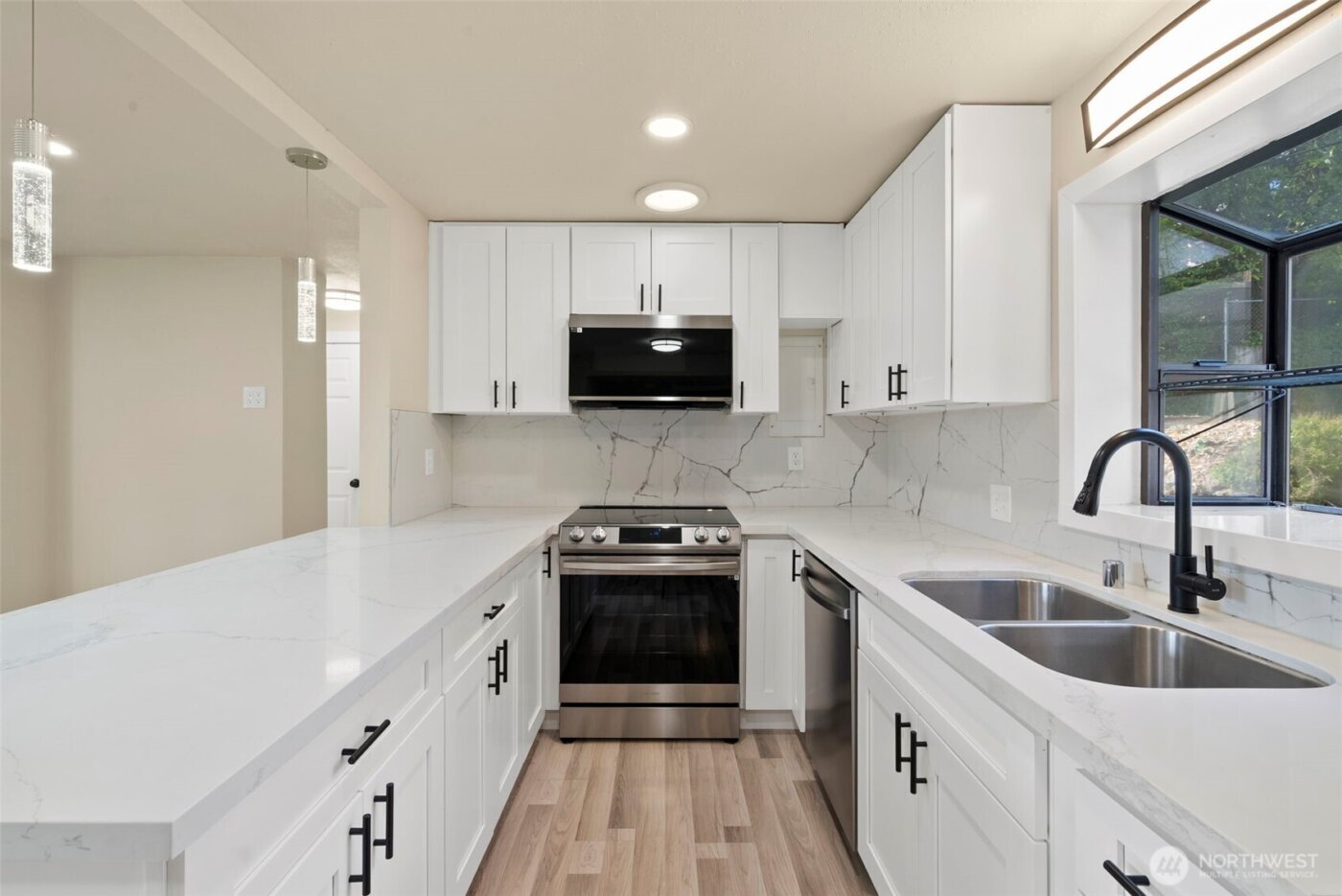 3012 SW 102nd Street , Seattle, WA 98146