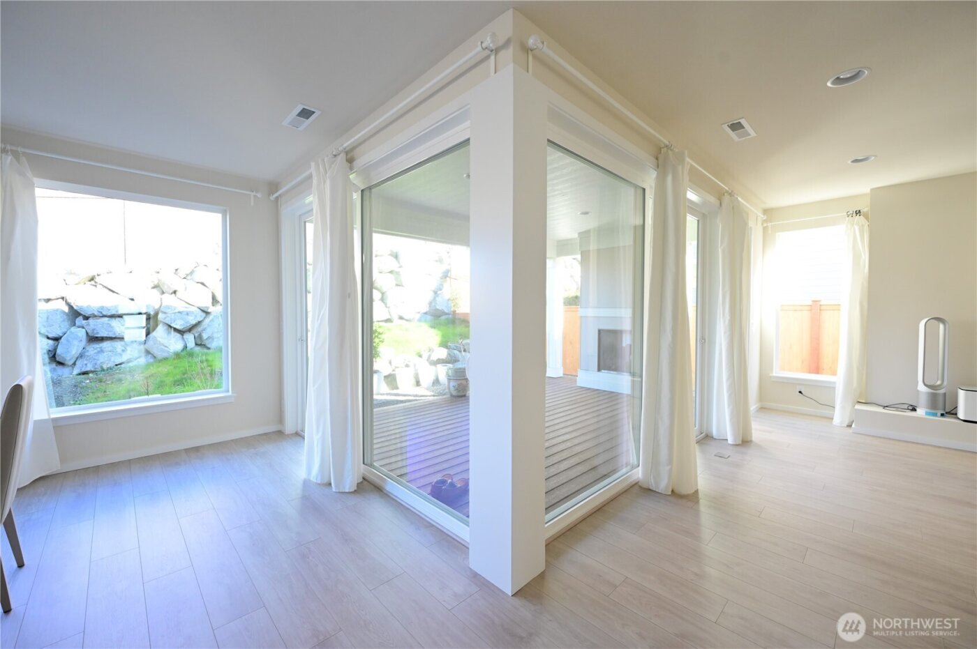 16327 25th St E , Lake Tapps, WA 98391