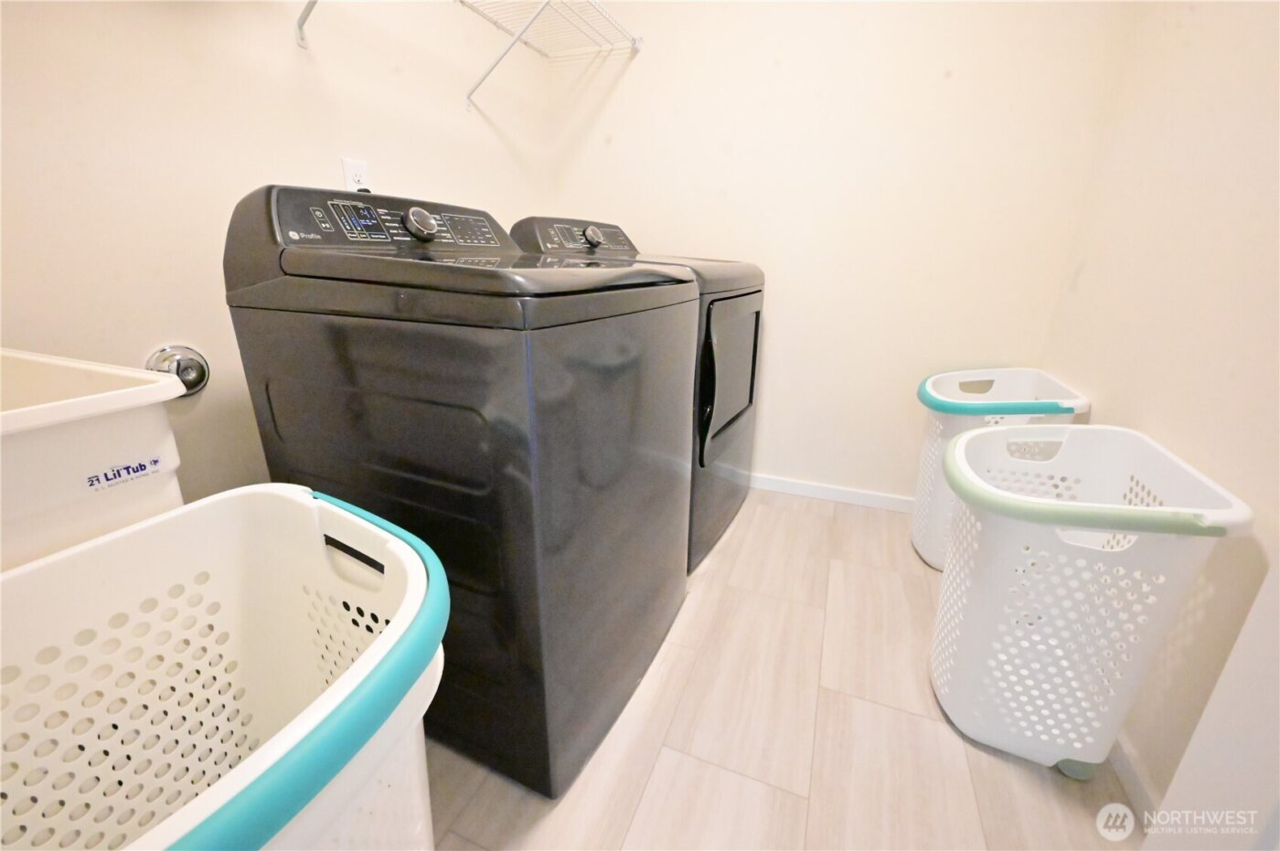 16327 25th St E , Lake Tapps, WA 98391