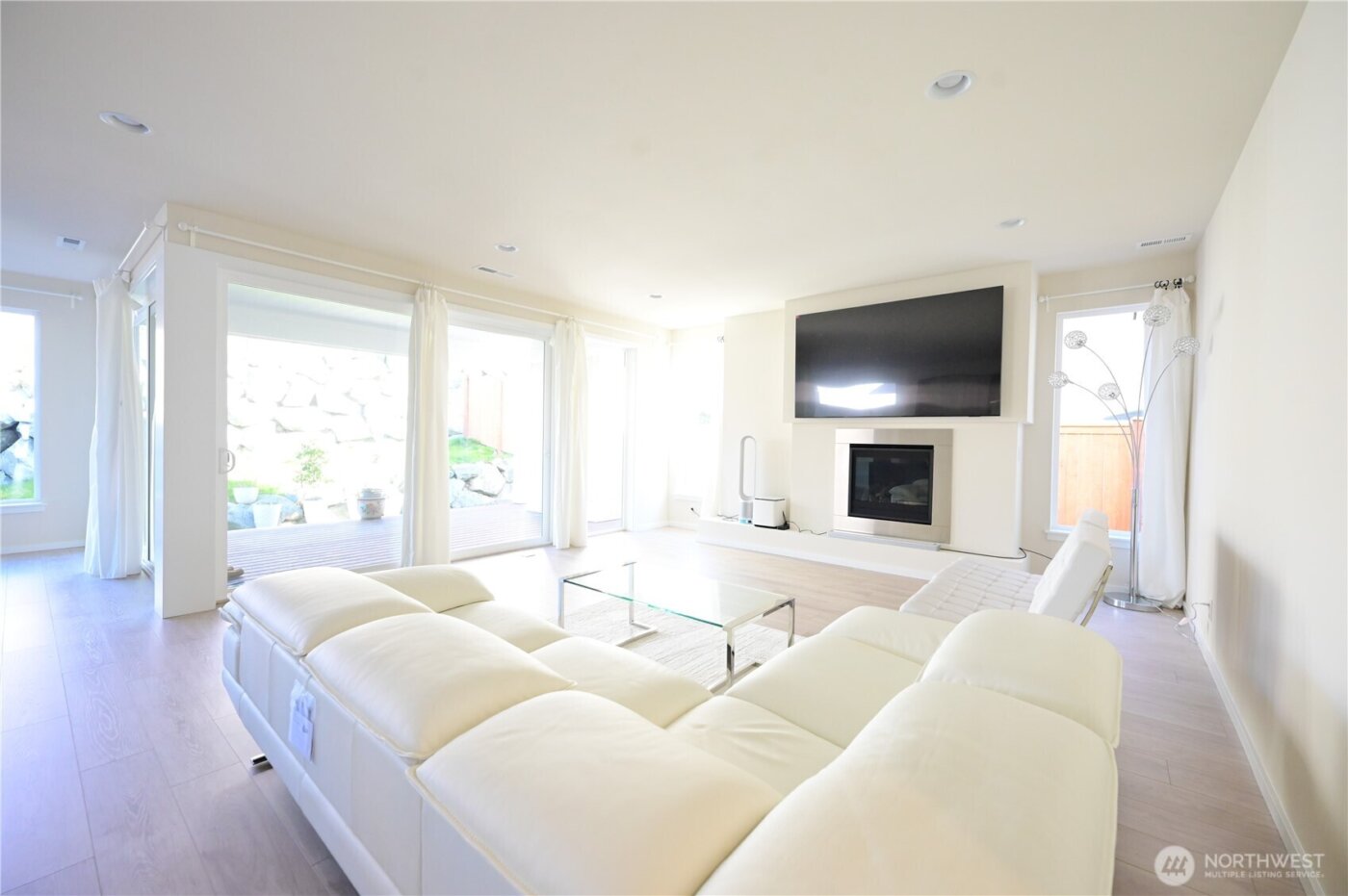 16327 25th St E , Lake Tapps, WA 98391