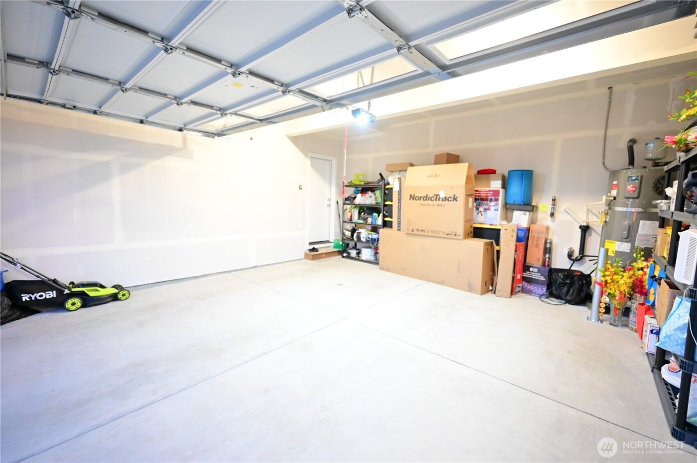 16327 25th St E , Lake Tapps, WA 98391