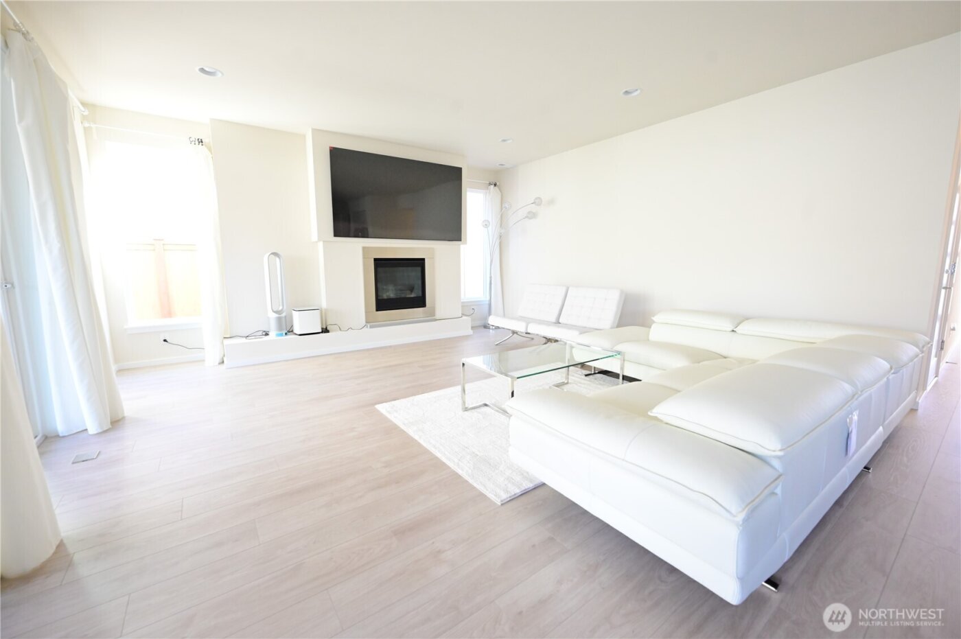 16327 25th St E , Lake Tapps, WA 98391