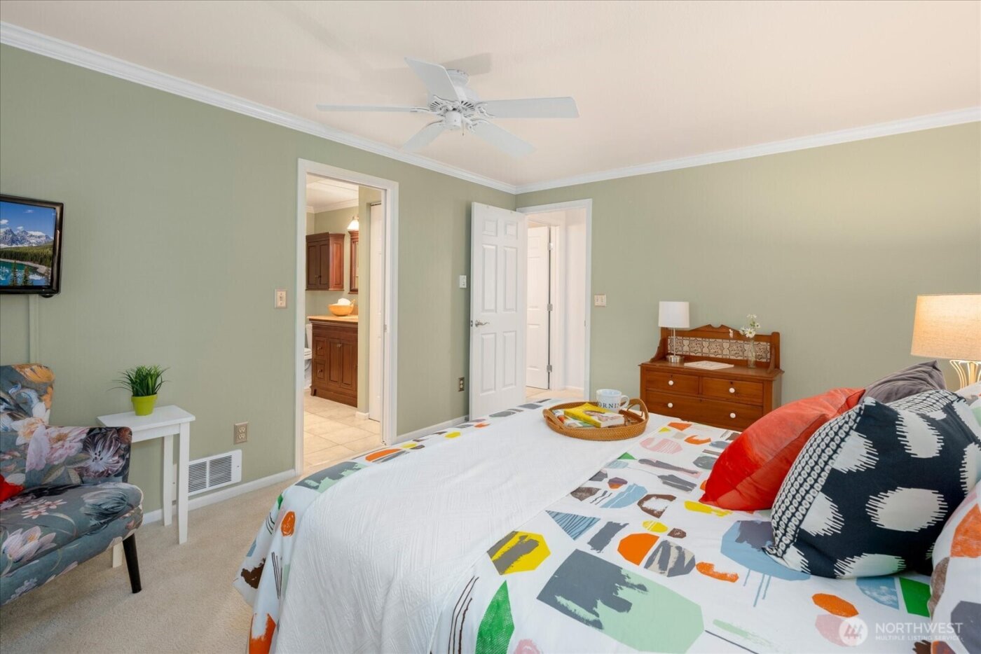 15907 NE 40th Way #32A, Redmond, WA 98052