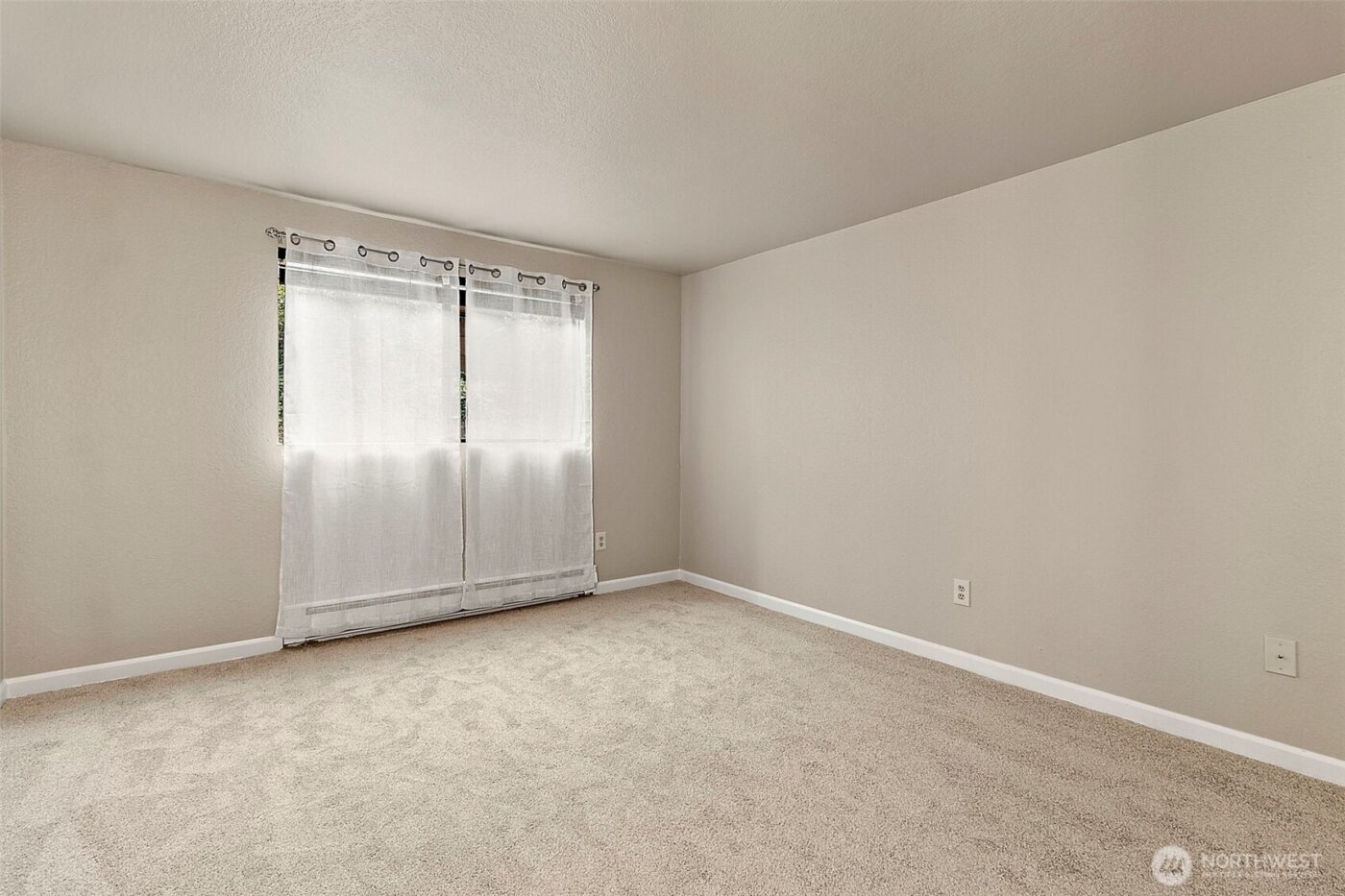 31507 106 Place SE #S105, Auburn, WA 98092