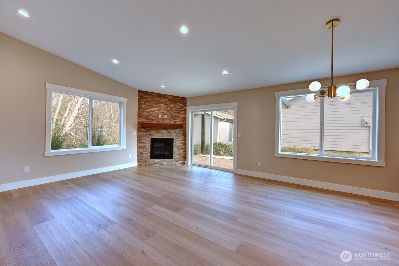 811 NE 357th Street , Ocean Park, WA 98640