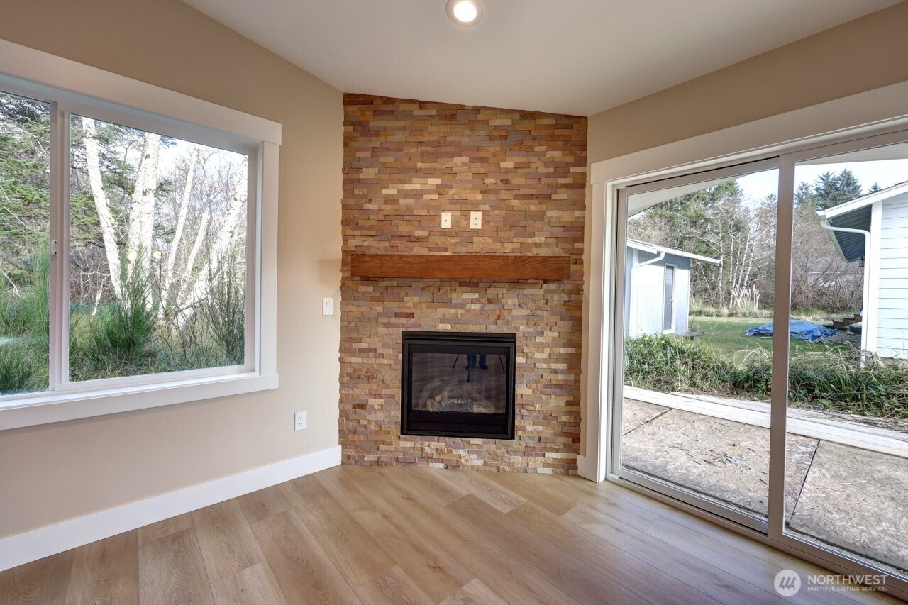 811 NE 357th Street , Ocean Park, WA 98640