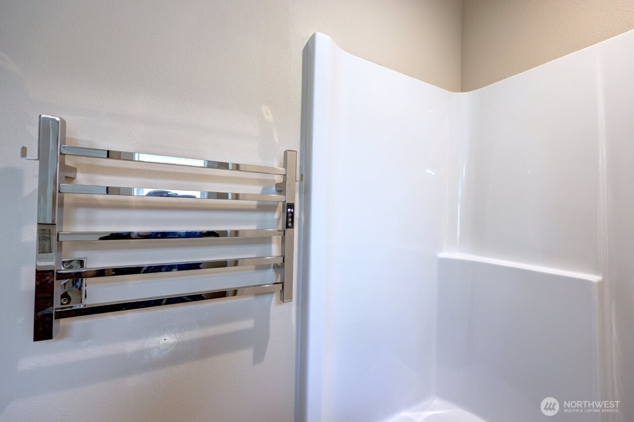 811 NE 357th Street , Ocean Park, WA 98640