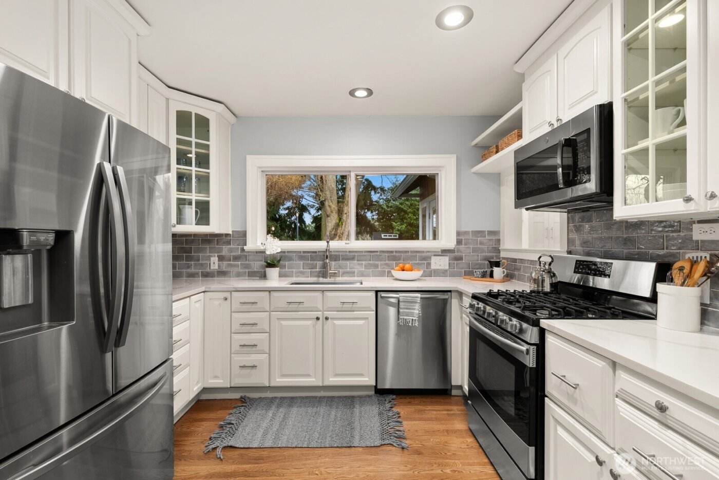 2568 28th Avenue W, Seattle, WA 98199