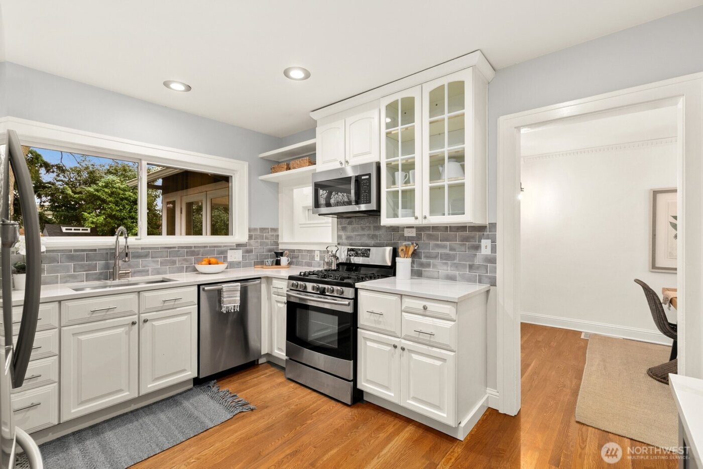 2568 28th Avenue W, Seattle, WA 98199