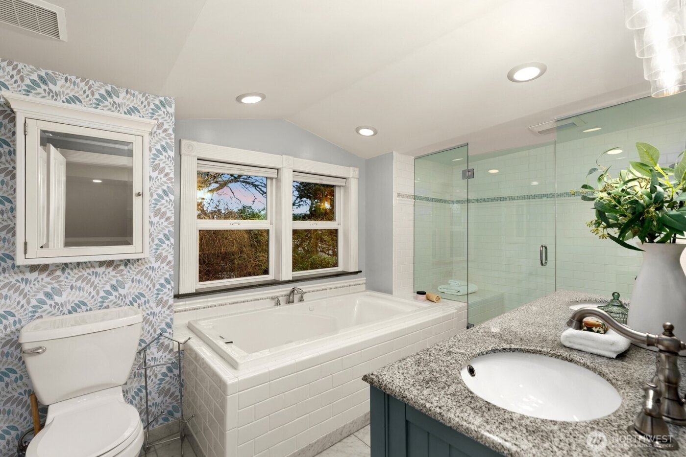 2568 28th Avenue W, Seattle, WA 98199