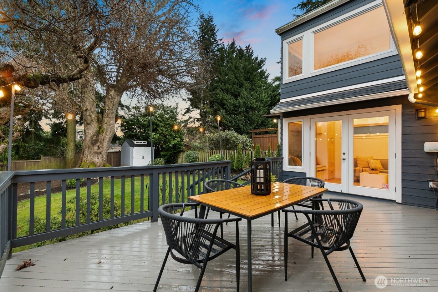 2568 28th Avenue W, Seattle, WA 98199