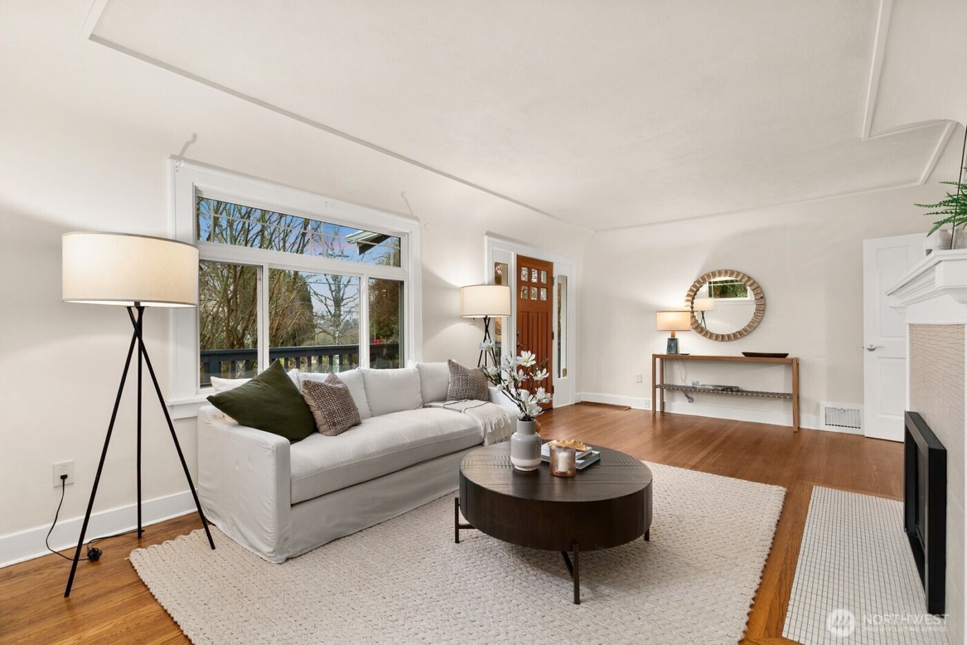 2568 28th Avenue W, Seattle, WA 98199