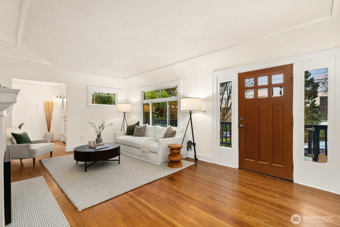 2568 28th Avenue W, Seattle, WA 98199