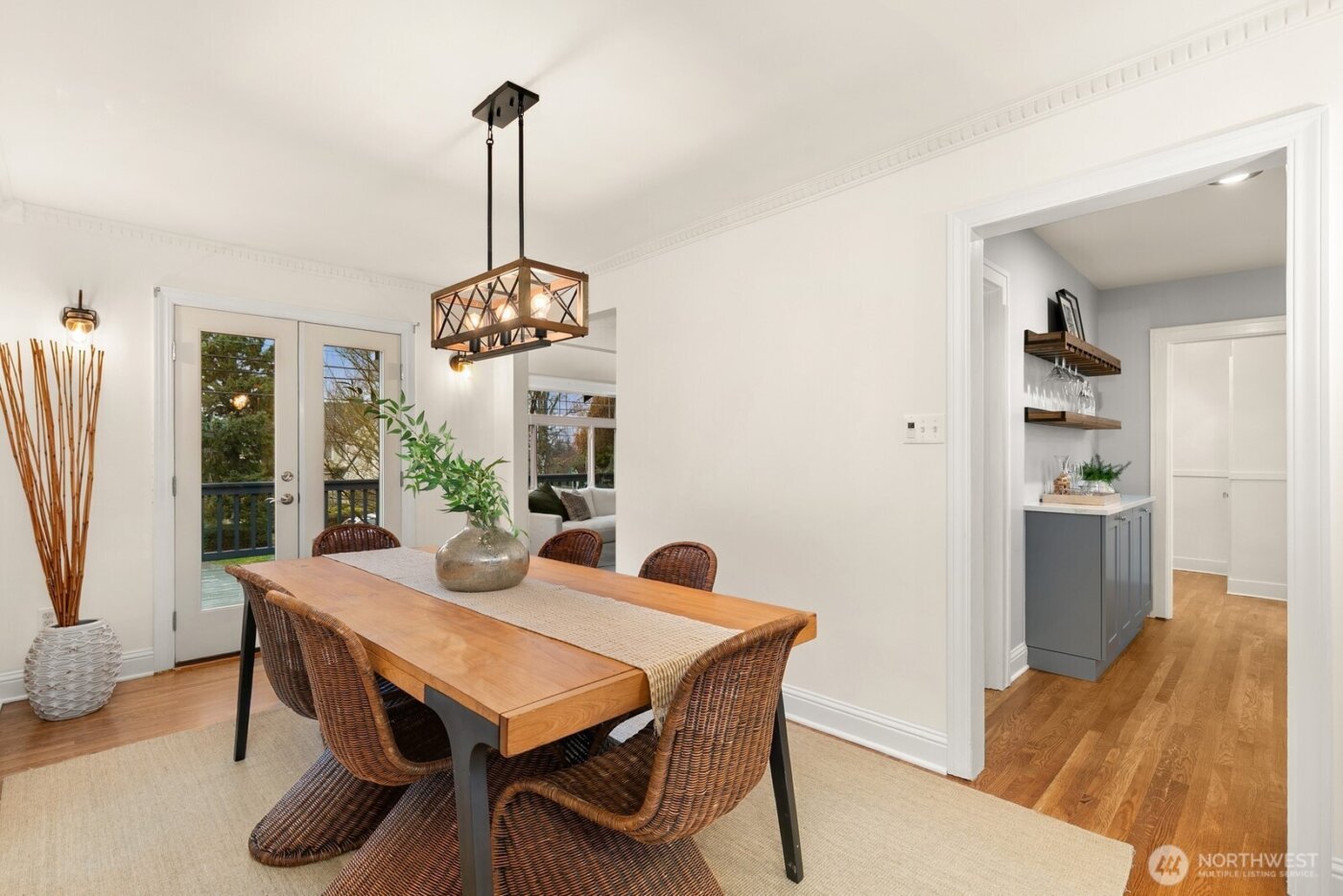 2568 28th Avenue W, Seattle, WA 98199