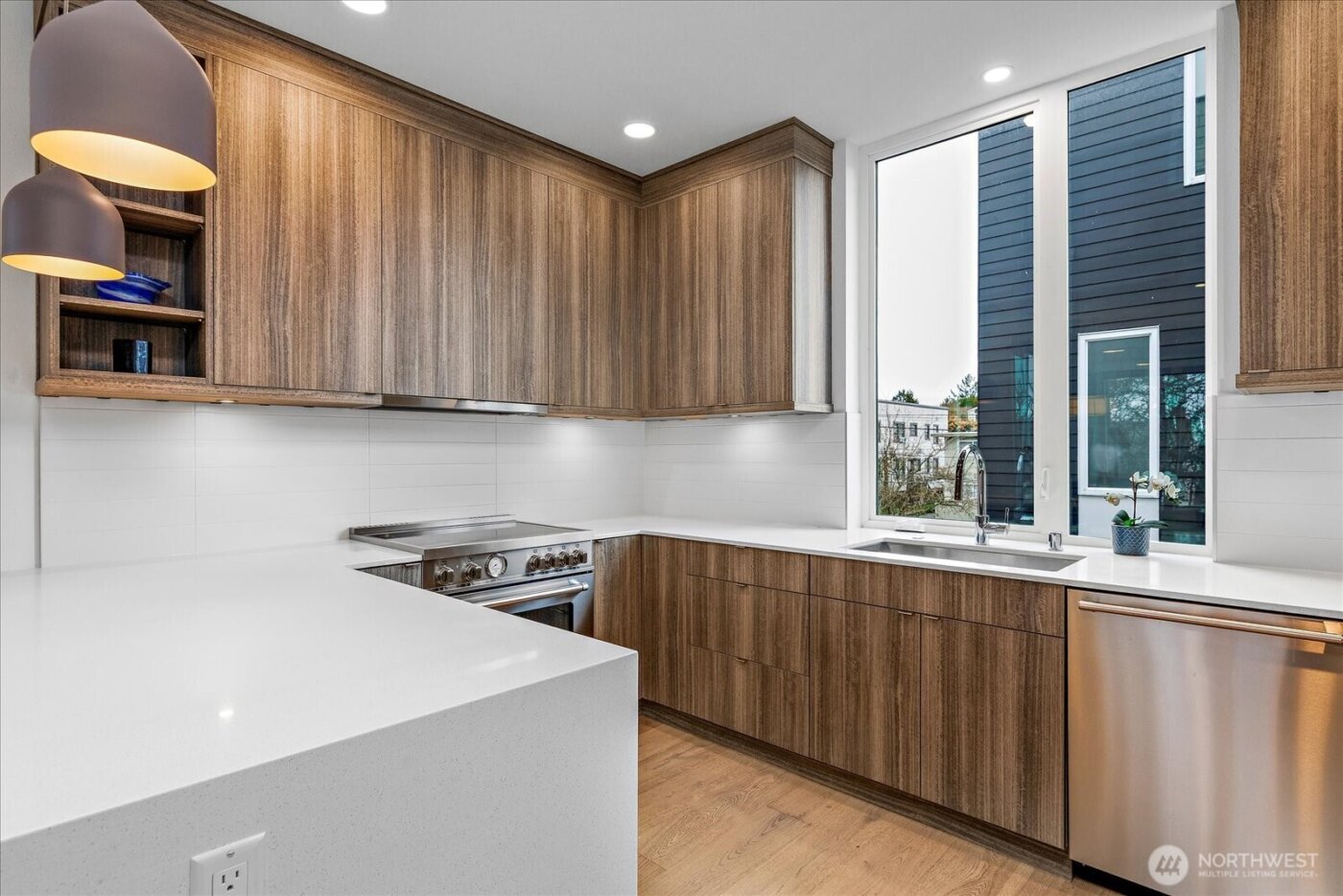 4307 B Francis Avenue N, Seattle, WA 98103