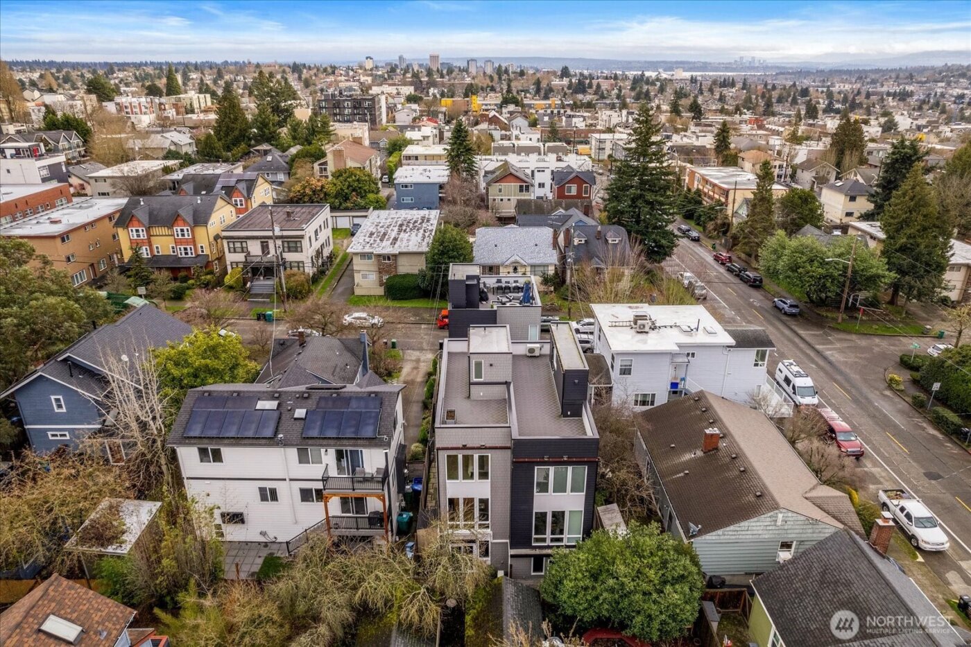 4307 B Francis Avenue N, Seattle, WA 98103