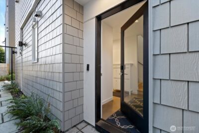 4307 B Francis Avenue N, Seattle, WA 98103 - Photo 4