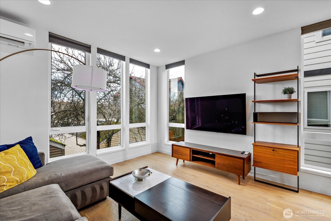 4307 B Francis Avenue N, Seattle, WA 98103