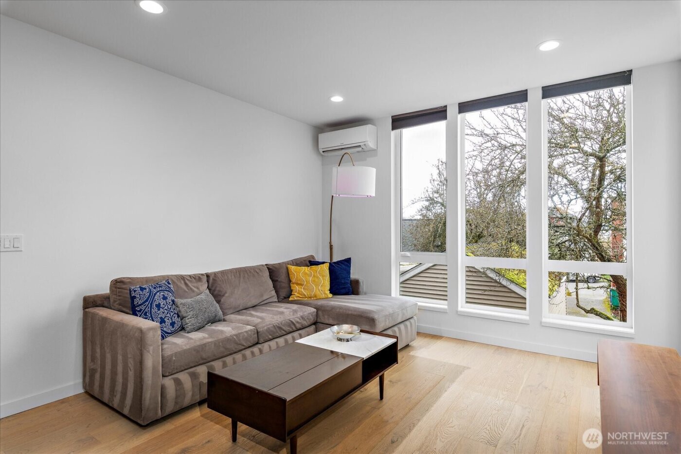 4307 B Francis Avenue N, Seattle, WA 98103