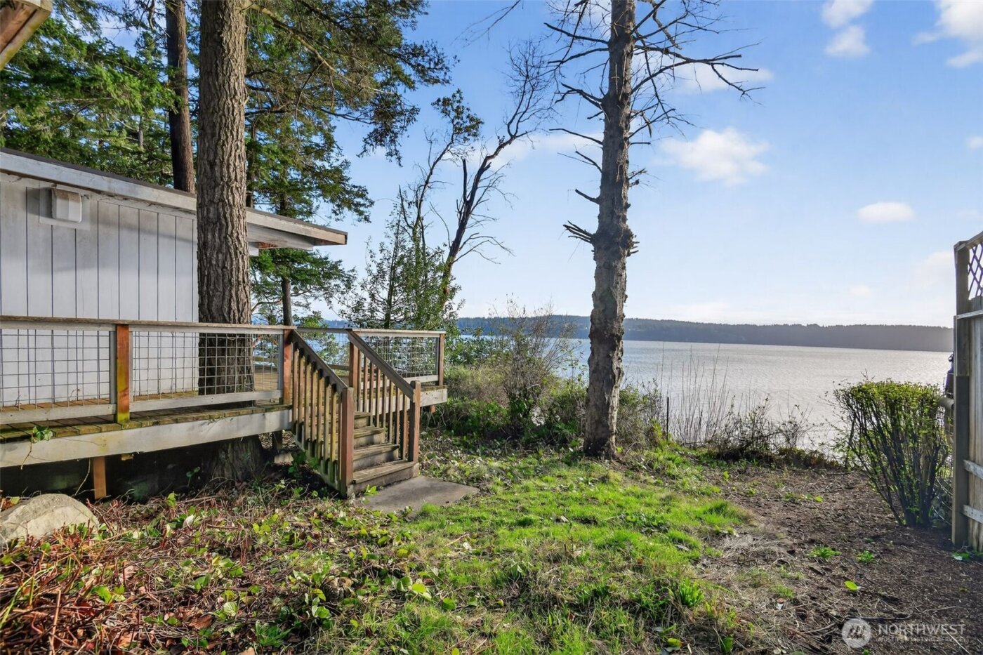 1284 Dines Point Rd , Greenbank, WA 98253