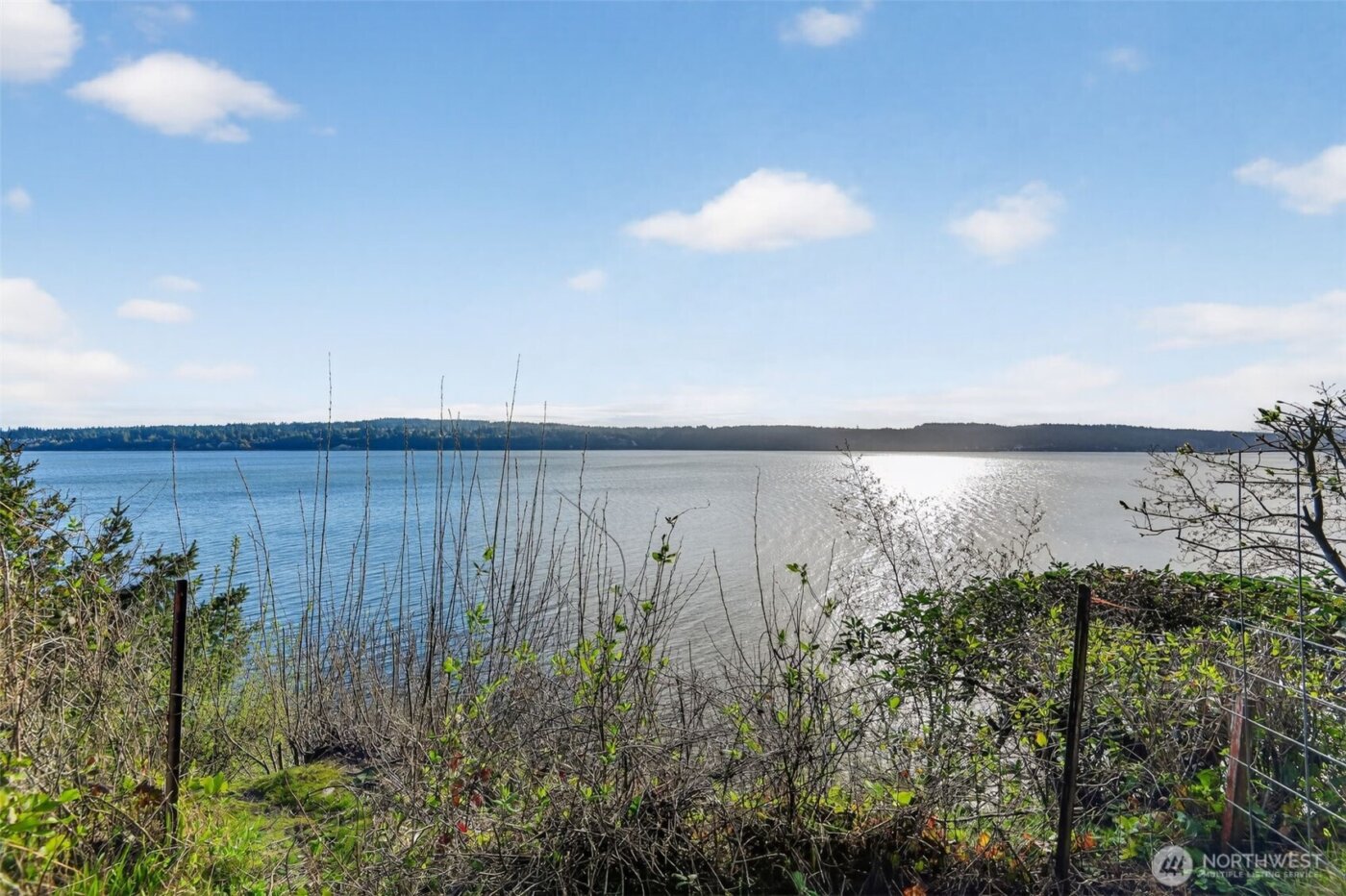 1284 Dines Point Rd , Greenbank, WA 98253