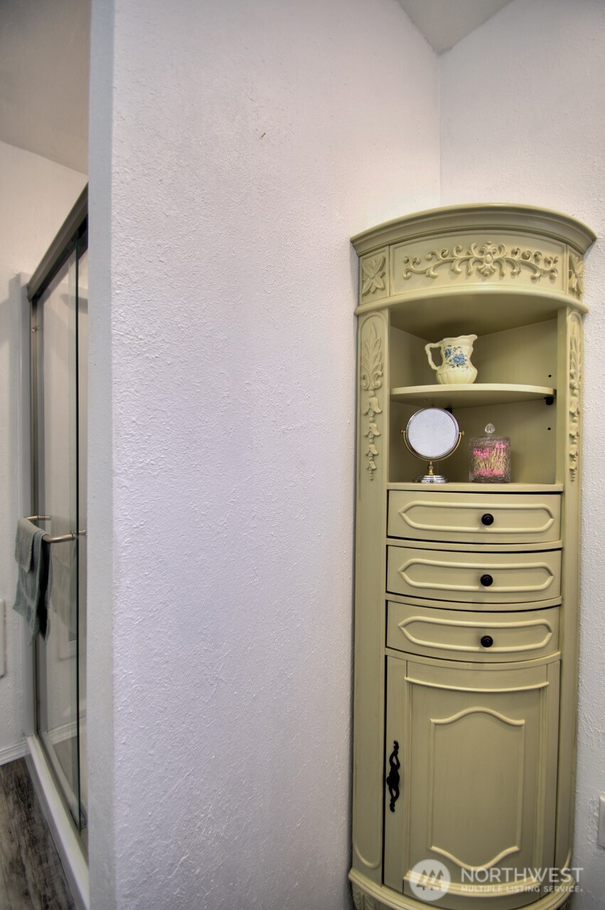 1296 Centralia Alpha Road , Chehalis, WA 98532