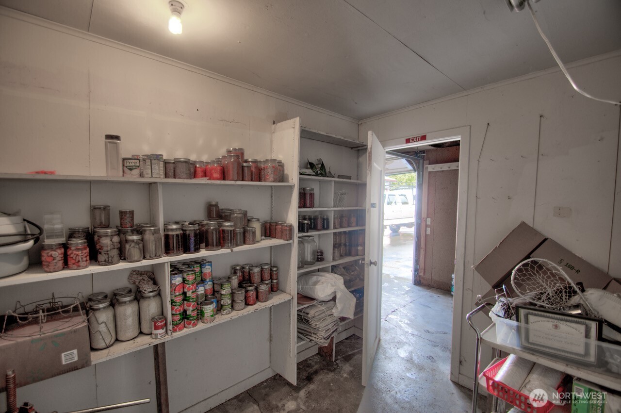 1296 Centralia Alpha Road , Chehalis, WA 98532