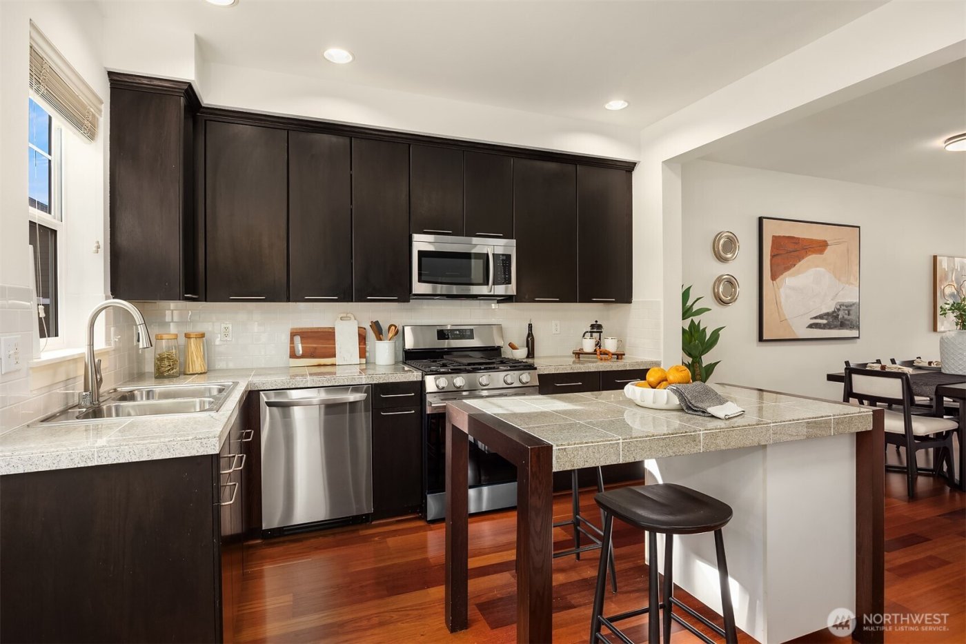 1848 NE Kenyon Court , Issaquah, WA 98029