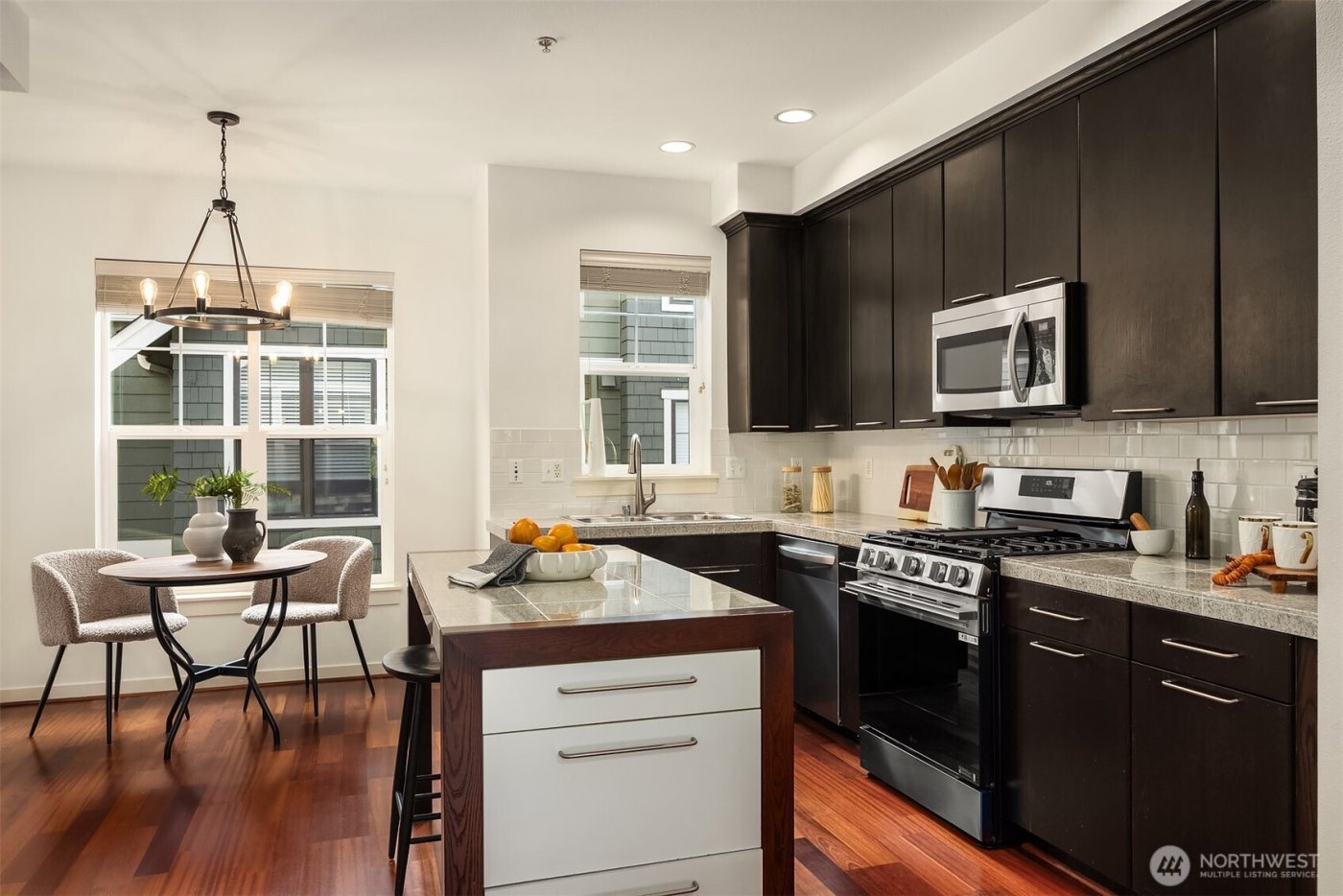 1848 NE Kenyon Court , Issaquah, WA 98029