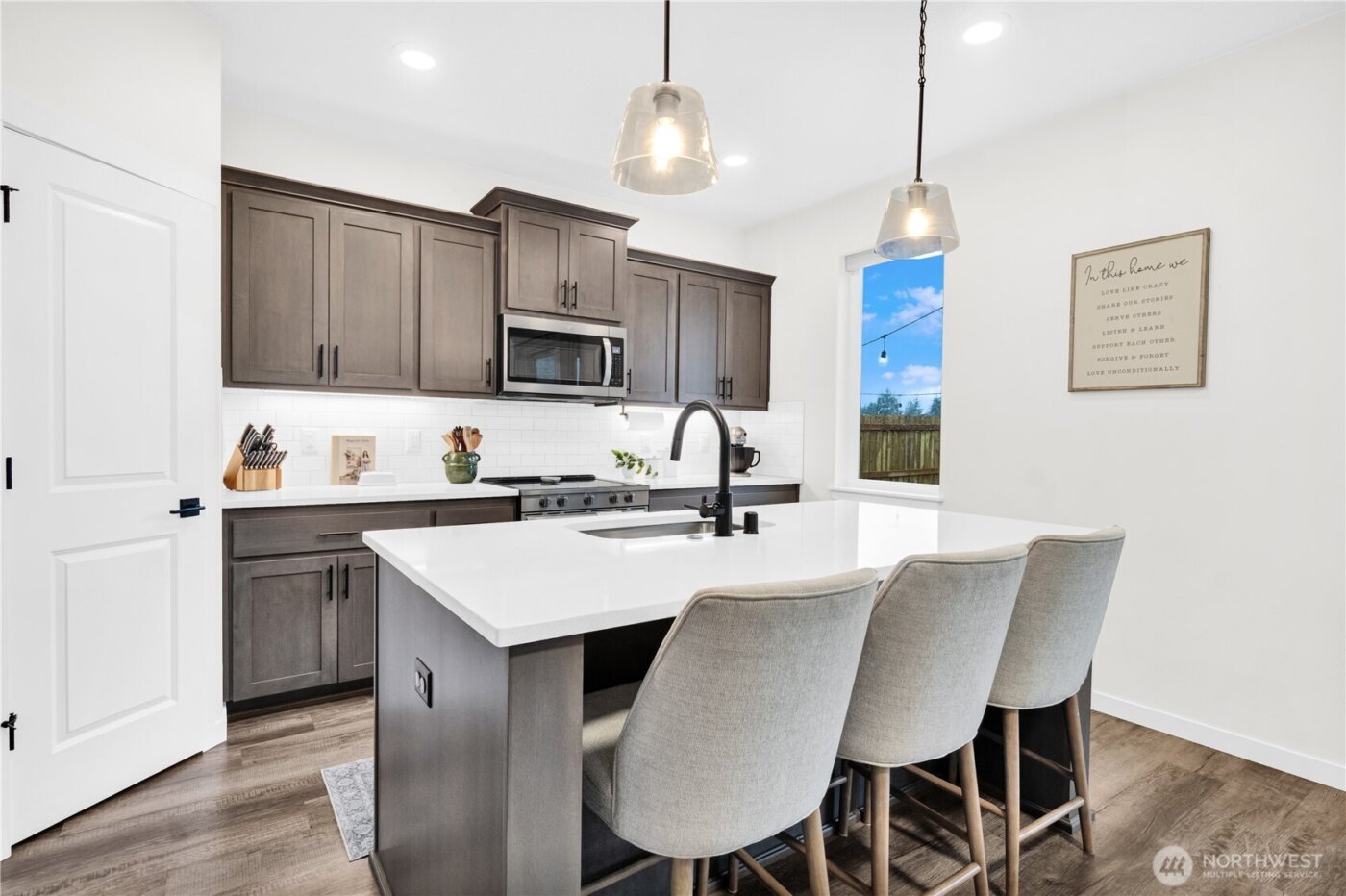 605 Cardinal Ave , Winlock, WA 98596