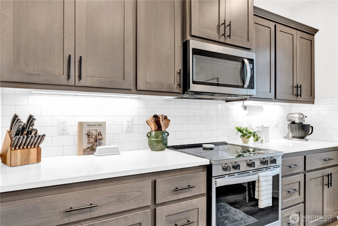 605 Cardinal Ave , Winlock, WA 98596