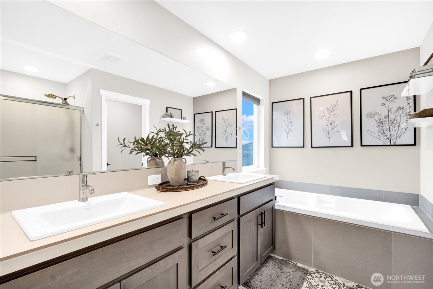 605 Cardinal Ave , Winlock, WA 98596