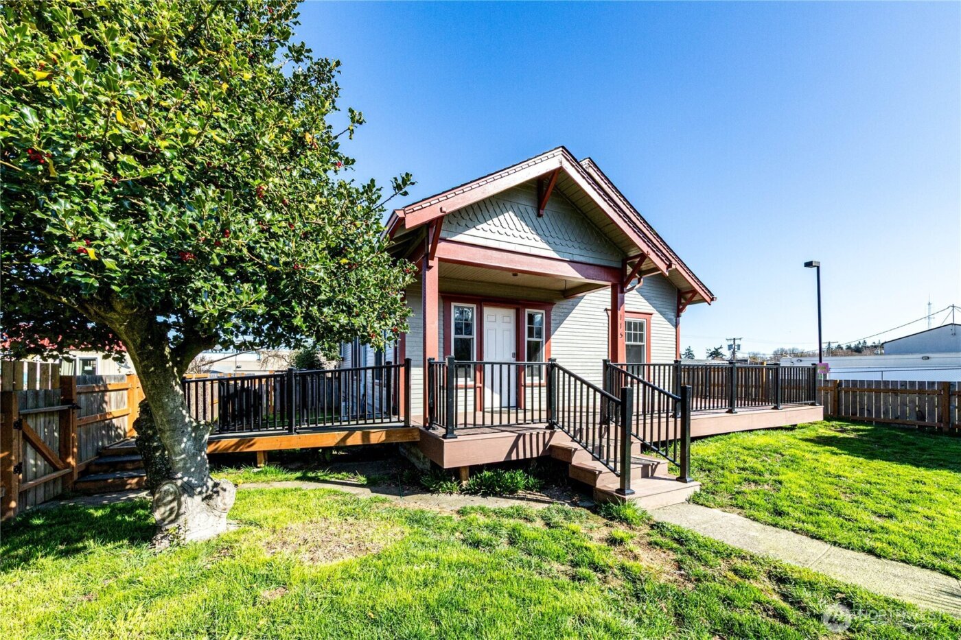 115 E 5th Street , Port Angeles, WA 98362