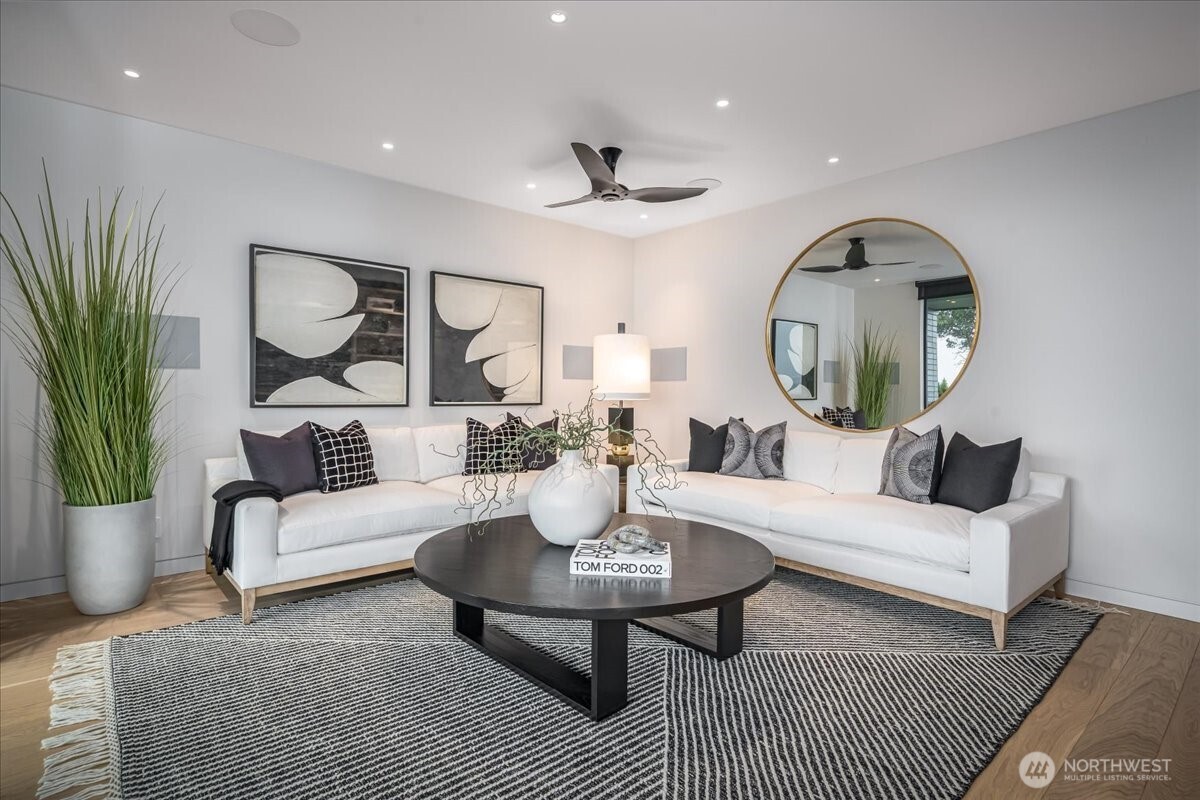 1914 Magnolia Boulevard W, Seattle, WA 98199